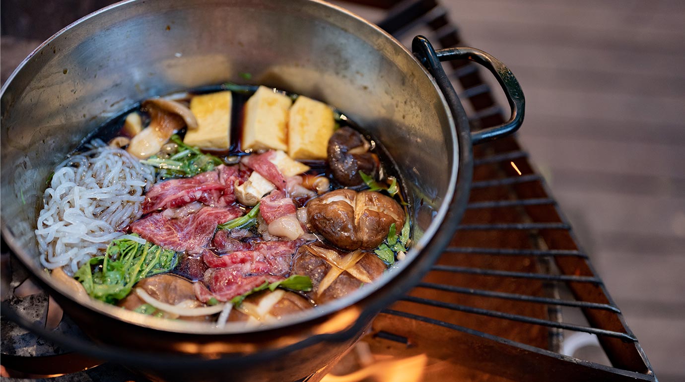 アグー豚と沖縄牛のミックスすき焼きと白米